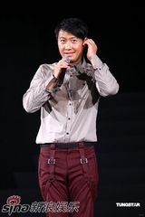 高清组图：黎明演唱会变换多套华服 乐基儿捧场观看