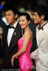 幻灯图集：《日照重庆》戛纳首映 王小帅获最高礼遇