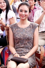 组图：兽兽亮相广西车展 严防死守防走光