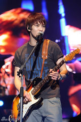 组图：韩团CNBLUE首尔演唱会落幕 明年1月回归歌坛