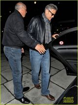 组图：52岁克鲁尼型男风采 鬓发苍白难掩老态