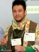 高清图：《翡翠明珠》首映 阿Sa(蔡卓妍)走出离婚阴霾