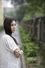 组图：“铁梨花”杜晓婷灵动写真 诠释清新自我