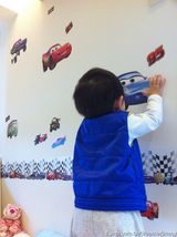 组图：微镜头下的小小志 呆萌可爱完胜童颜老爸