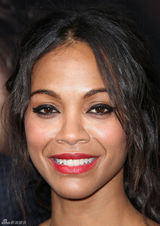 组图：《妙笔生花》洛城首映 黑美人佐伊金裙闪耀