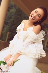 组图：程砚秋甜美写真青春气息洋溢