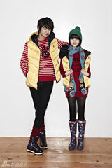 组图：韩星IU徐仁国冬装写真 多彩时尚展青春魅力