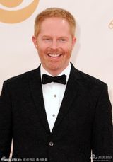 组图：《摩登家庭》男星杰西-泰勒-弗格森亮相