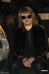 组图：郭羨妮婚纱秀雍容典雅 朱少杰捧场年底完婚 