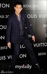 组图：李秉宪崔智友等众星出席时尚品牌发布会