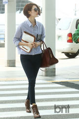 组图：韩星李瑶媛赴米兰出席活动 干练现身机场