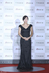 独家高清：群星闪耀大钟奖红毯 俊男靓女秒菲林