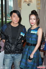 组图：吴镇宇儿子留港求学 张智霖称没感情缺失