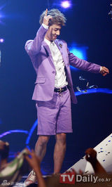 组图：Beast《MCountDown》夺冠 SJ首演后续曲