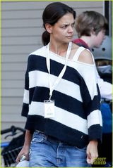 组图：前阿汤嫂凯蒂素颜出街面部浮肿显老相