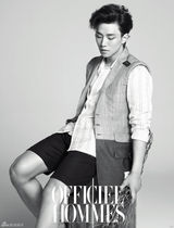 高清组图：2PM俊昊黑白大片目光深邃