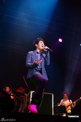 组图：曹格携乐团爵士开唱向听众致谢