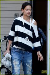 组图：前阿汤嫂凯蒂素颜出街面部浮肿显老相