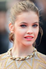 高清组图：超模芭芭拉-帕尔文露背礼服亮相戛纳