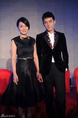 组图：胡歌闫妮主演《生活启示录》开机