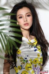 组图：AngelaBaby杂志写真 春装显柔美气质