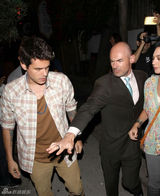 组图：凯蒂和梅耶和好如初 被目击一同就餐