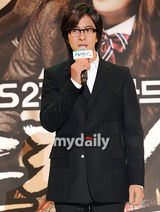 组图：裴勇俊朴振英携手 制作新剧《Dream High》