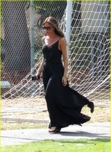 组图：贝嫂维多利亚携女观战儿子球赛