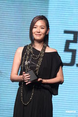 组图：林俊杰获票选人气男艺人 谢谢周杰伦相挺