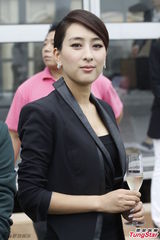 组图：马苏优雅帅性现身 海清容光焕发谢绝群访