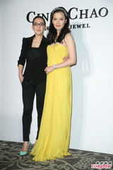 组图：林熙蕾产后复出洒泪 性感辣妈丰满迷人