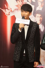 组图：于湉华晨宇交流默契 不介意在一起传言