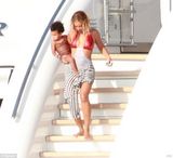 组图：碧昂斯游艇庆32岁生日 与老公跳水high翻