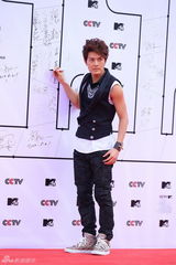 组图：第11届音乐盛典红毯星光熠熠