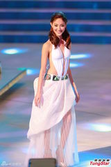 组图：本届港姐冠军陈凯琳比赛瞬间