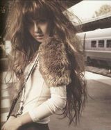 幻灯图集：香港书展销量冠军 Angelababy火辣写真