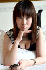 组图：中国第一人体模特亮相南宁 入住酒店拍写真