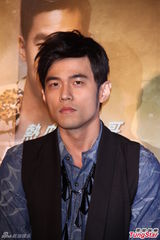 组图：周杰伦《天台》邀曾志伟纳豆柯有伦宣传