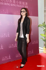 高清图：众佳丽二次面试港姐 Barbie花裙现身有点土