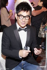 组图：周丽淇加盟大岳 林建岳否认舒淇离巢