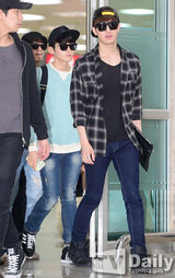 组图：SJM与CNBLUE结束中国行返韩倦容满面