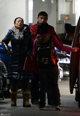 组图：陈凯歌夫妇面试新人 陈红素面朝天