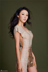 组图：阿筎那曝性感写真 透视装展S曲线