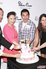 组图：袁彩云将产女 方中信愿尽好爸爸责任