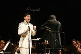高清图：陕北民歌唱响欧洲 郝歌RNB曲风演绎