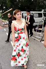 高清：许冠杰儿子大婚 新人同穿夏威夷装秀钻戒