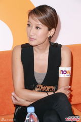 组图：谢婷婷首次挑战古装演出 自称没人追