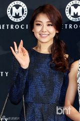 组图：任时完李准出席品牌展示会黑白装拼帅