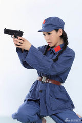 组图：徐黛妮红军系列写真 青涩可爱气质淳朴