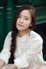 高清组图：温心法国戛纳浪漫街拍 裸色纱裙素雅